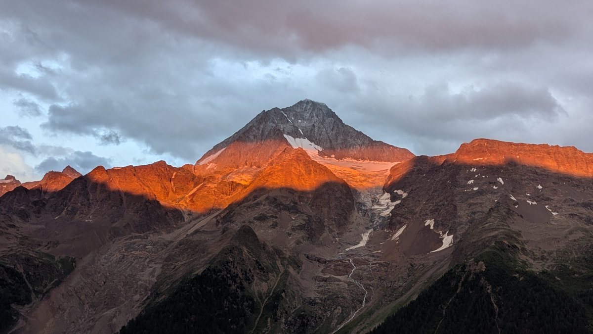 Feuer am Bietschhorn